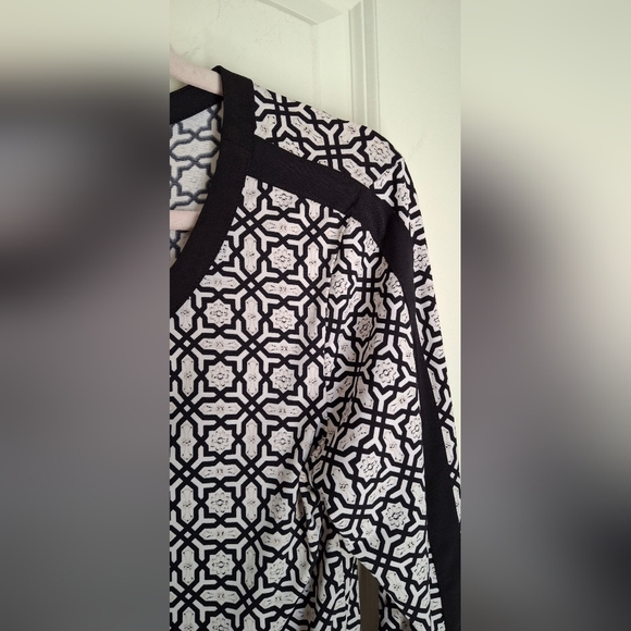 Valerie Stevens Laced Up Top Women's Medium Long Sleeved Shirt Multi Pattern - Picture 10 of 10